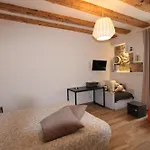 La Maison De Trieste Suite Garage